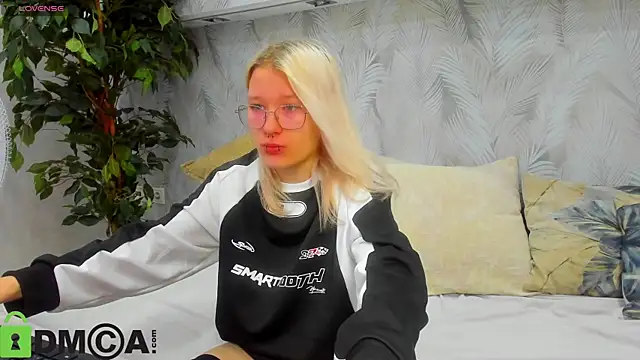 Nika-Smith online show from 08.06.26