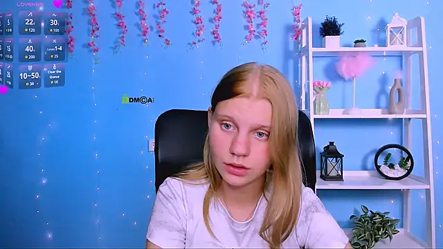 Snapshot of bella_sky11 chatting on 07.11.26 bella sky11 online show from 07.11.26