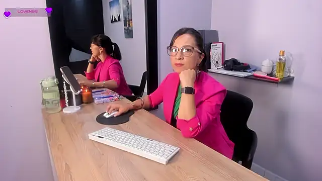 Greta Borbon  online show from 07.10.26