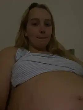 Snapshot of milf_cherry99 chatting on 06.18.26 milf cherry99 online show from 06.18.26