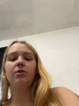 Snapshot of milf_cherry99 chatting on 06.23.26 milf cherry99 online show from 06.23.26