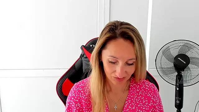 LilyDreamm online show from 06.22.26