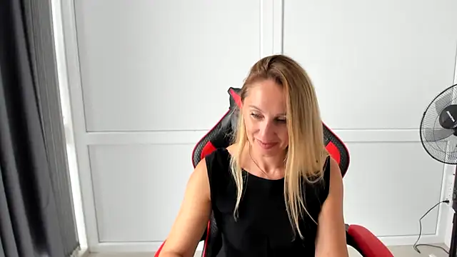 LilyDreamm online show from 07.08.26