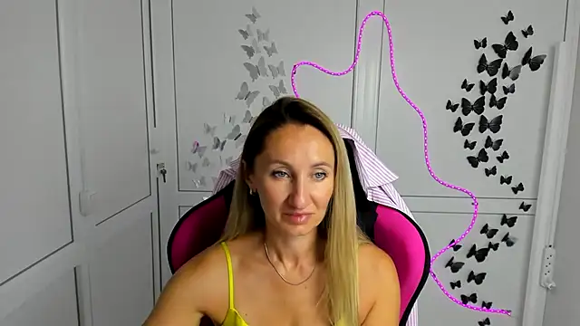LilyDreamm online show from 07.23.26