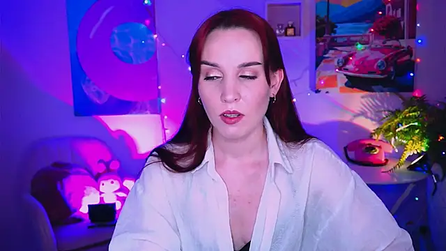 Snapshot of LolaFyre chatting on 06.23.26 LolaFyre online show from 06.23.26