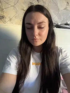 Snapshot of SelenaWouleds chatting on 06.18.26 SelenaWouleds online show from 06.18.26