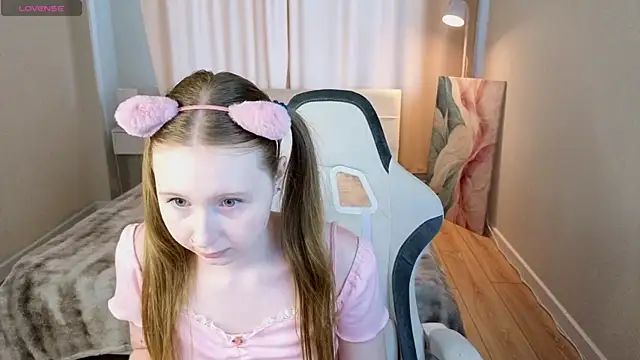 LiliTiny online show from 06.25.26