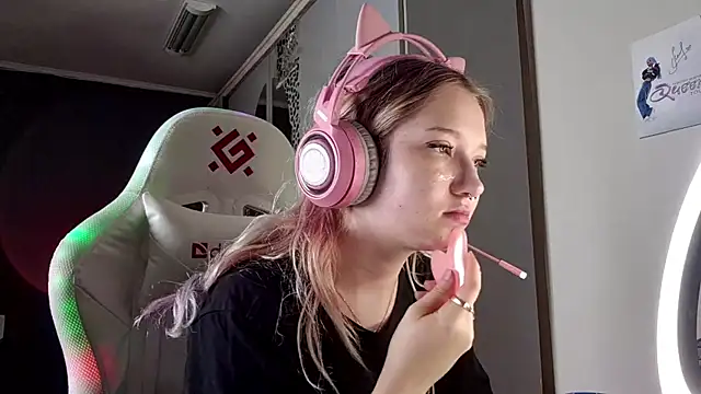 FunnyLila online show from 07.03.26