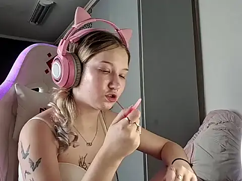 FunnyLila online show from 07.10.26