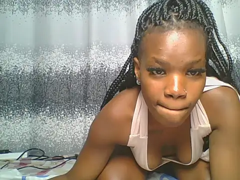 Snapshot of Zoe__3 chatting on 06.19.26 Zoe 3 online show from 06.19.26