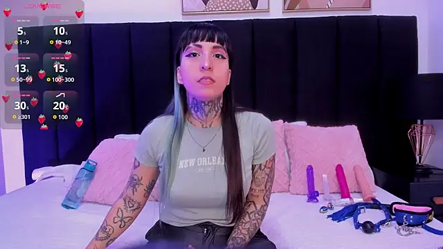izzy moon7 online show from 08.08.26