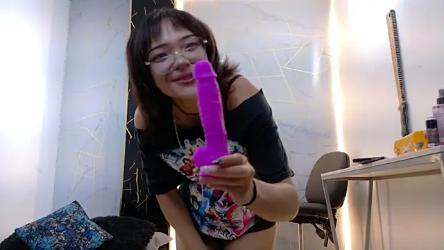 Snapshot of Nix_Siren chatting on 08.08.26 Nix Siren online show from 08.08.26
