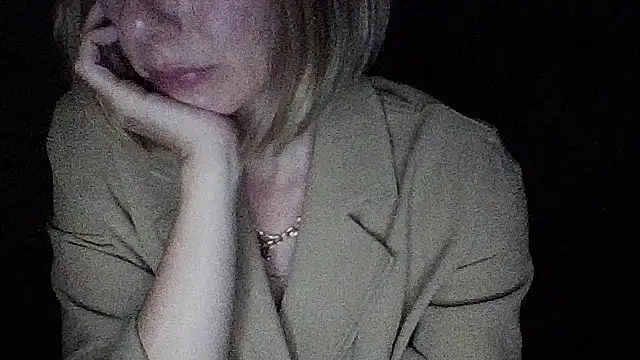 Snapshot of Deloriada chatting on 06.27.26 Deloriada online show from 06.27.26