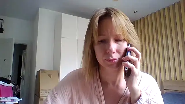 Snapshot of Deloriada chatting on 07.23.26 Deloriada online show from 07.23.26