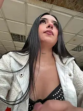 Snapshot of LilacNoir chatting on 07.02.26 LilacNoir online show from 07.02.26