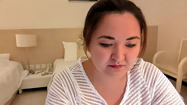 Snapshot of zephyreIIa chatting on 06.23.26 zephyreIIa online show from 06.23.26
