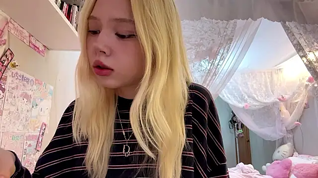 Snapshot of LinaFloww chatting on 06.29.26 LinaFloww online show from 06.29.26