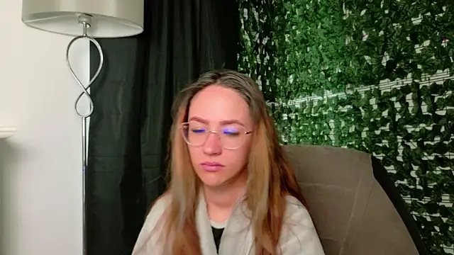 Snapshot of Nicole_Bliss chatting on 07.12.26 Nicole Bliss online show from 07.12.26