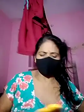 Snapshot of Noor__Malika- chatting on 07.17.26 Noor Malika- online show from 07.17.26