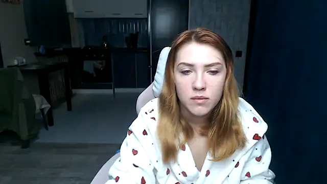 Reginasmilee online show from 10.27.25