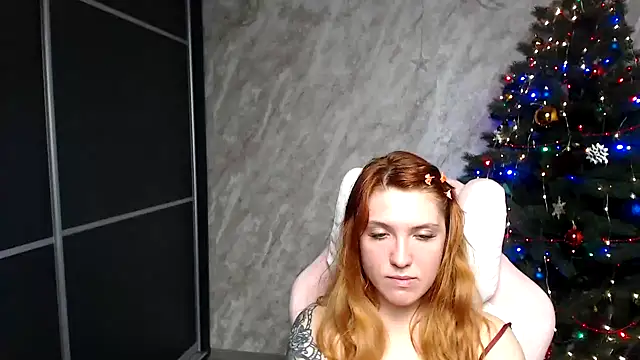 Reginasmilee online show from 12.21.25