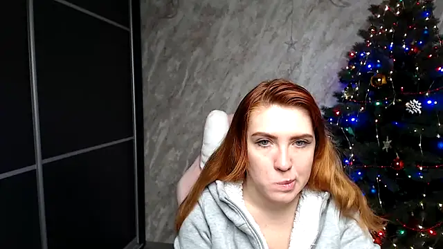 Reginasmilee online show from 12.22.25