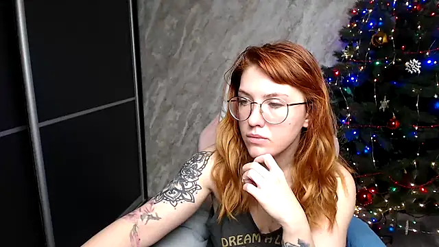 Reginasmilee online show from 12.23.25