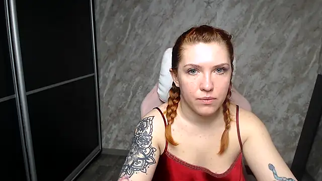 Reginasmilee online show from 02.14.26