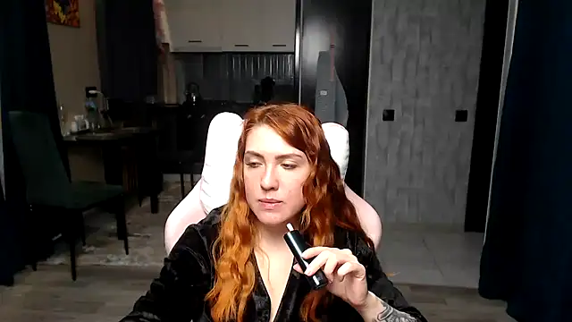 Reginasmilee online show from 04.06.26