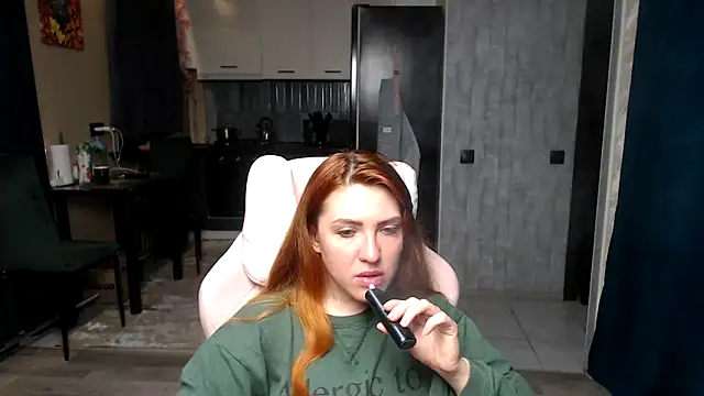 Reginasmilee online show from 04.14.26