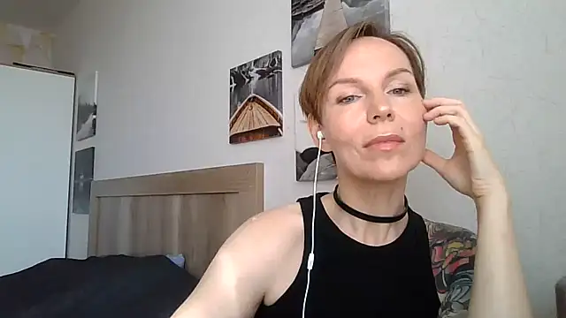 SunKissedxx online show from 06.26.26
