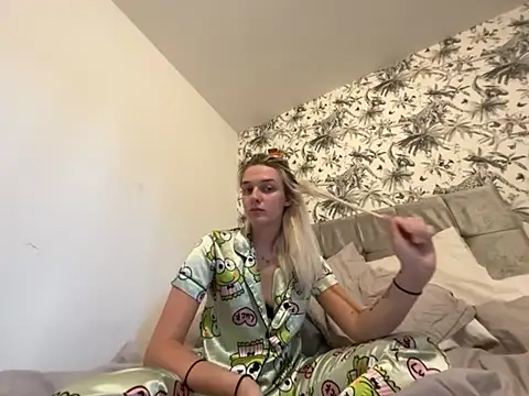 Elsa Dark online show from 07.02.26