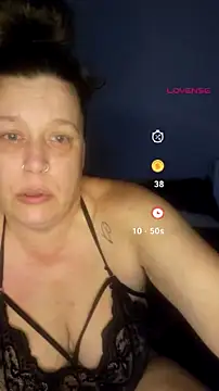 Snapshot of London-MollyXX chatting on 07.10.26 London-MollyXX online show from 07.10.26