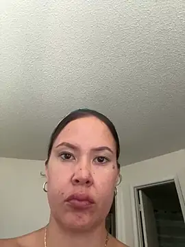 Snapshot of LaylaReign_ chatting on 06.29.26 LaylaReign online show from 06.29.26