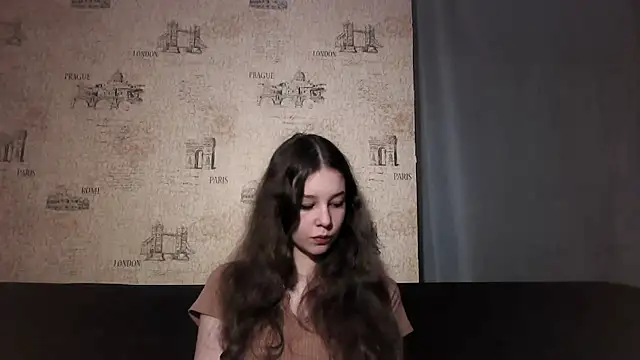 ElinoreHuxman online show from 07.06.26