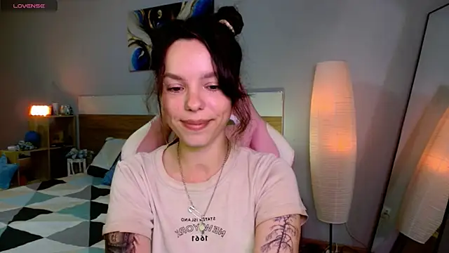 Snapshot of Maya_Campbell chatting on 07.04.26 Maya Campbell online show from 07.04.26