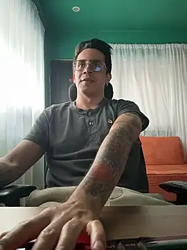 Snapshot of Andy_n_cat chatting on 07.01.26 Andy n cat online show from 07.01.26