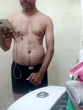 Snapshot of Aloneisbest chatting on 07.01.26 Aloneisbest online show from 07.01.26
