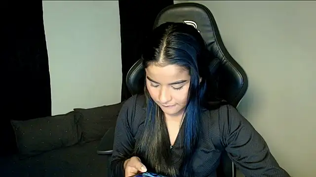 Kiara Naomi online show from 07.06.26