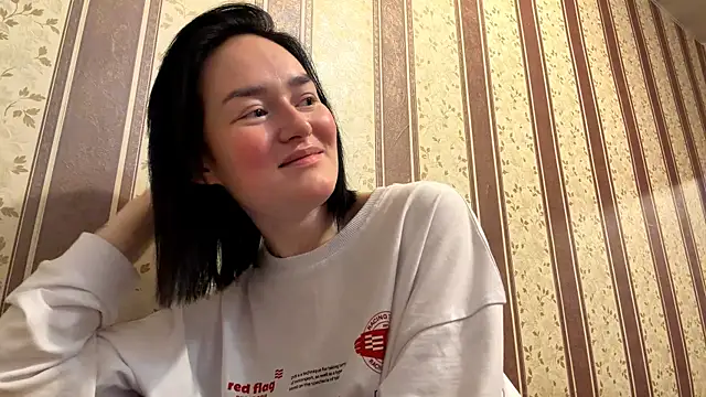 Snapshot of Snowmilly chatting on 07.01.26 Snowmilly online show from 07.01.26
