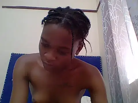 Snapshot of petitedesire-7 chatting on 07.28.26 petitedesire-7 online show from 07.28.26