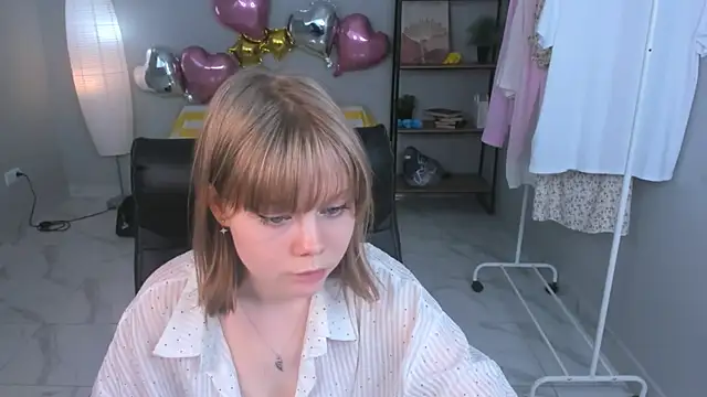 Snapshot of Kim_Adams_ chatting on 07.04.26 Kim Adams online show from 07.04.26