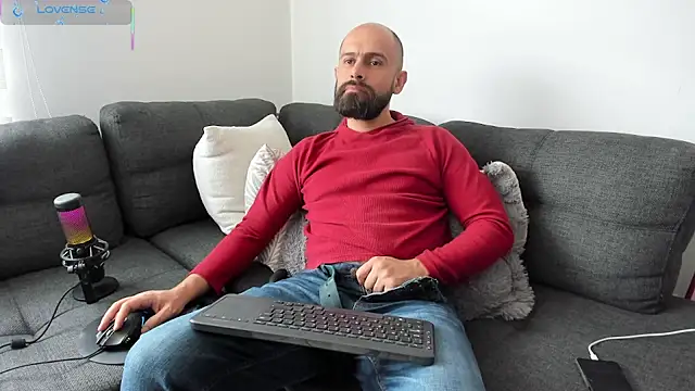 Snapshot of ezequiel_mobland chatting on 07.12.26 ezequiel mobland online show from 07.12.26