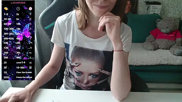 Snapshot of __Alisa__ chatting on 07.08.26 Alisa online show from 07.08.26