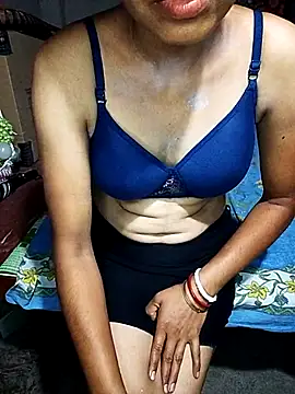 Snapshot of Hot_Urvashi_ chatting on 07.19.26 Hot Urvashi online show from 07.19.26