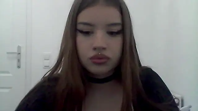 Snapshot of MollyHotTeen chatting on 07.10.26 MollyHotTeen online show from 07.10.26