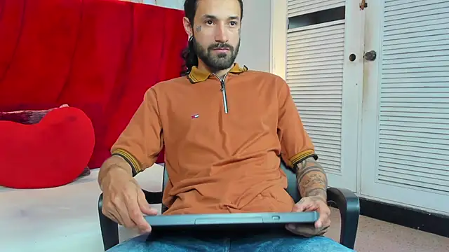Snapshot of Alexx_val chatting on 07.10.26 Alexx val online show from 07.10.26