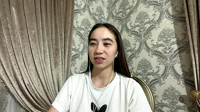 Snapshot of cocoSharms chatting on 07.19.26 cocoSharms online show from 07.19.26