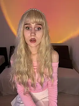 Charlotte Pretty online show from 07.13.26