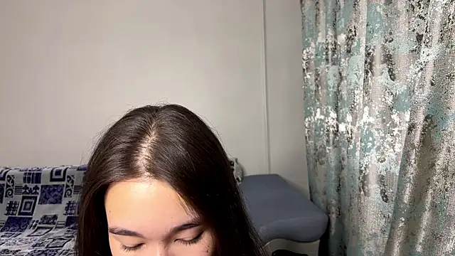 Snapshot of NichollePoque chatting on 07.16.26 NichollePoque online show from 07.16.26